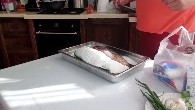 РЫБА В СОЛИ запечённая - рецепт, который перевернёт ваше сознание смотреть онлайн