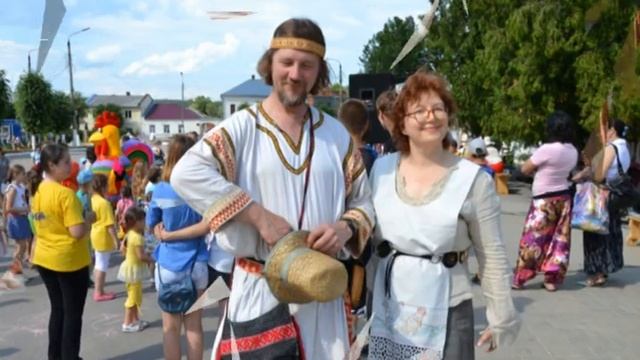 Петухи и гуси в городе Тарусе - Таруса