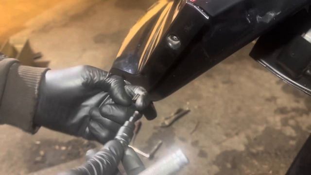 Change The Tail Lamp Inner on a 2011 Ford Mondeo смотреть онлайн