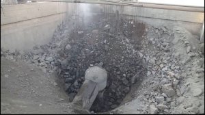 Камнедробилка на карьере