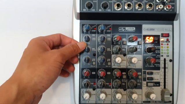 Mixer Behringer Xenyx QX 1002 USB Podcast ,Live Streaming ,Zoom смотреть онлайн