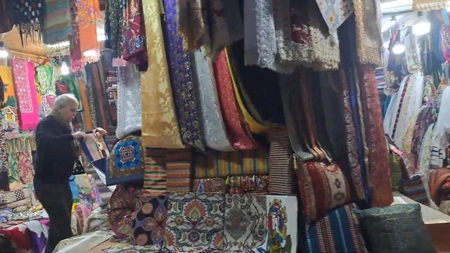 Иду вечером по Христианскому кварталу, по дороге захожу на святой двор монастыря Иоанна Крестителя смотреть онлайн