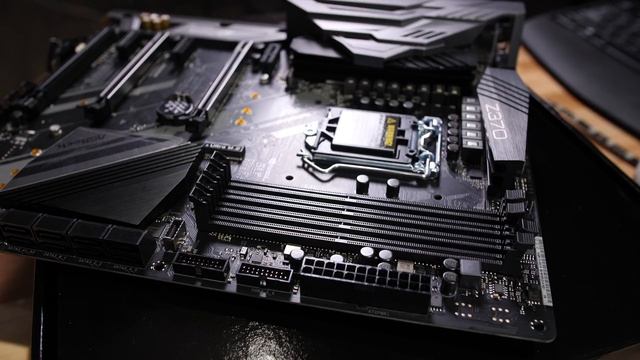 ASRock Z370 Extreme4 Motherboard Review + Linux Test