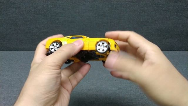 Обзор трансформера Battle Blade Bumblebee - Deluxe class - Hunt for the Decepticons. Музей Р-ТФ. смотреть онлайн
