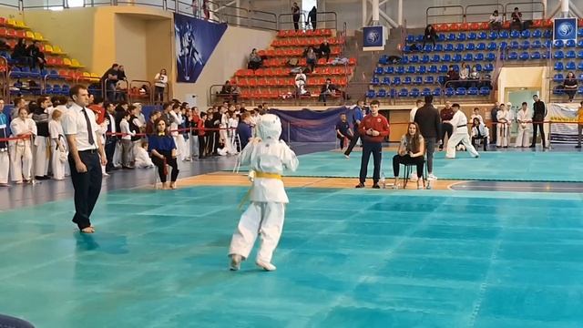 Тюменские каратисты блеснули в Сургуте на первенстве УрФО смотреть онлайн