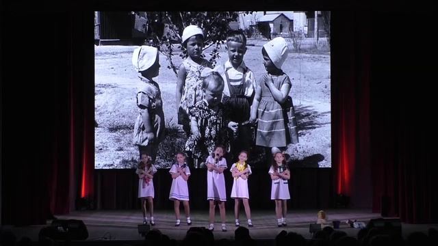 Вокальный ансамбль "Музыкальный ларец", песня "Белые панамки" смотреть онлайн