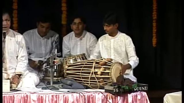 Track 04, Raag Aashavari, Taal Dhamar, Jenvat Kanh NandJu Ki Kaniya смотреть онлайн