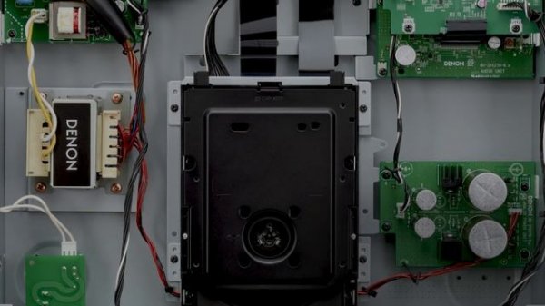 The CD player for your curated collection: DCD-1700NE