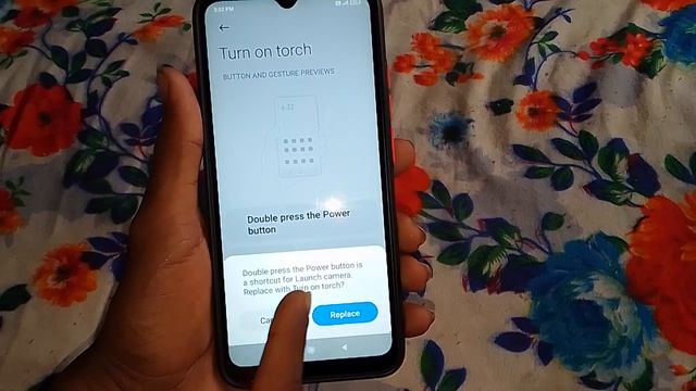 Poco mobile me power button se torch on ya off kaise karen смотреть онлайн