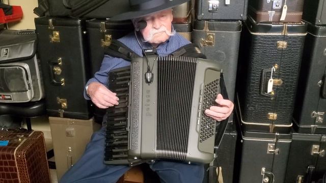 Nick Ballarini Loves his Petosa AM-950 LIMEX Accordion смотреть онлайн