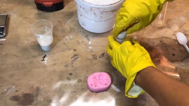 ИСКУССТВЕННЫЙ КАМЕНЬ ИЗ ПОЛИЭФИРНОЙ СМОЛЫ СВОИМИ РУКАМИ смотреть онлайн
