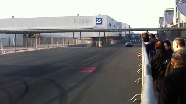 Mercedes SLR McLaren смотреть онлайн