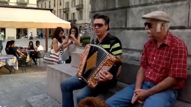 Lenny Luzzi - Como, Italia - Piazza Alessandro Volta смотреть онлайн