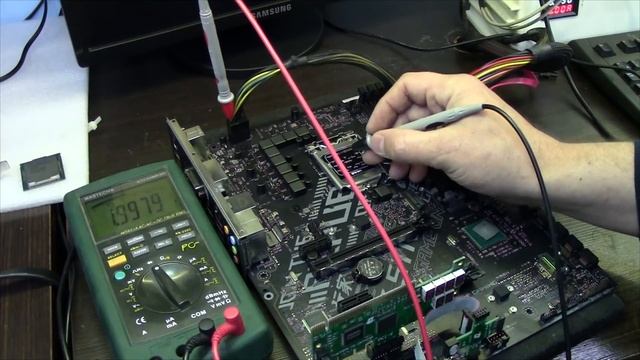 Ремонт последствий запуска материнской платы с неисправным сокетом смотреть онлайн