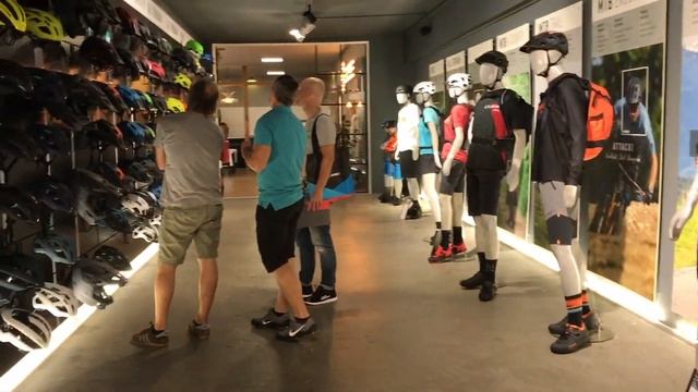 From Dealer Show To Bike Shop - How does your Cube bike reach you? смотреть онлайн