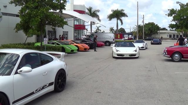 60 World's best Supercars driving by. Lamborghini Ferrari McLaren Viper at Exotic Car Poker Run. смотреть онлайн