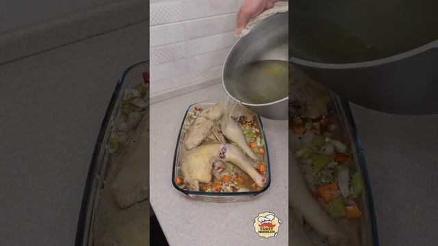 КУРИЦА В ДУХОВКЕ С РИСОМ И ОВОЩАМИ. ВАСИЛИЙ МИШЛЕН #Shorts смотреть онлайн