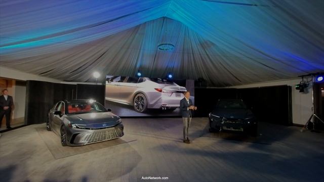 Reveal and Walkaround 2025 Toyota Camry смотреть онлайн