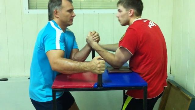 После месяца занятий армрестлингом смотреть онлайн