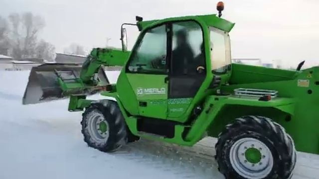 Площадка для футбола на снегу.mp4 смотреть онлайн