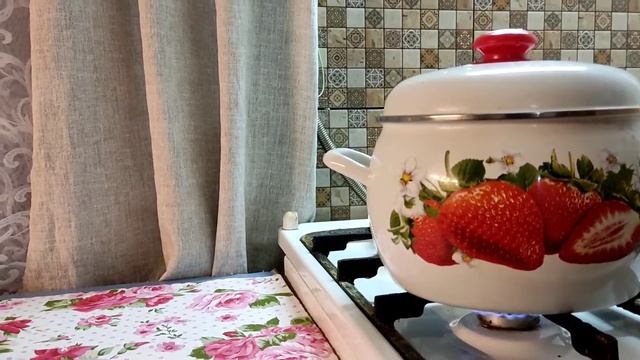ДОМАШНИЙ СУПЧИК СО ЗВЁЗДОЧКАМИ С МЯСОМ И ГРИБАМИ. смотреть онлайн