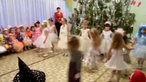 Танец «Льдинки-холодинки».