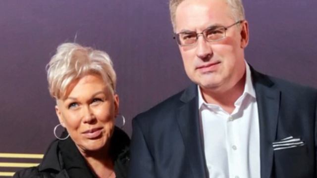 После ухода жены Андрей Норкин остался с четырьмя детьми один... непросто смотреть онлайн