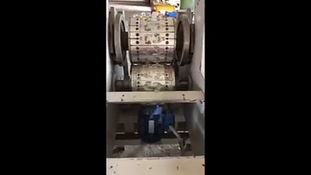 Видео работы машины для производства карамели на палочке МПК-П смотреть онлайн