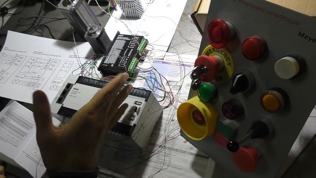 Шаговый двигатель и драйвер