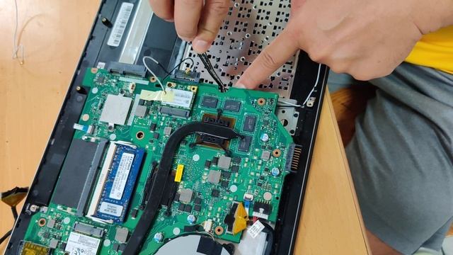 ASUS S550C LCD Replacement смотреть онлайн