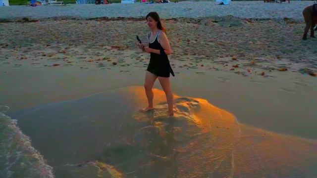 Miami Beach Vibes - Welcome To The Beach