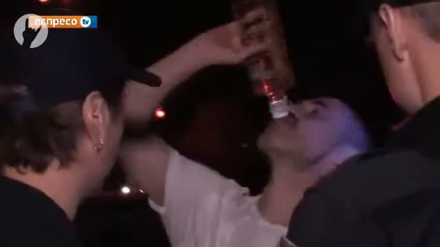 Наглости этому чуваку не занимать! смотреть онлайн