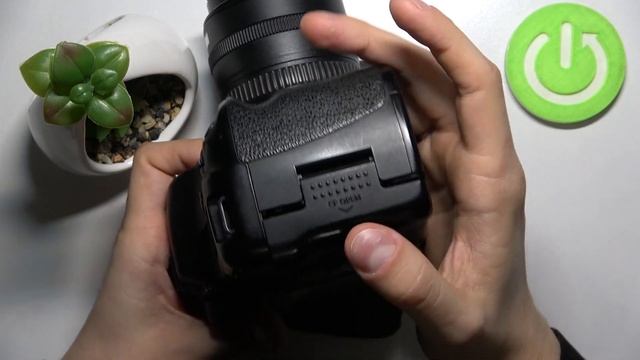 Canon 5D | Как вставить карту CF в Canon 5D - Как вставить карту памяти в Canon 5D смотреть онлайн