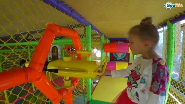 Indoor Playground for kids Play Center! Ярослава в Развлекательном Центре для Детей! смотреть онлайн