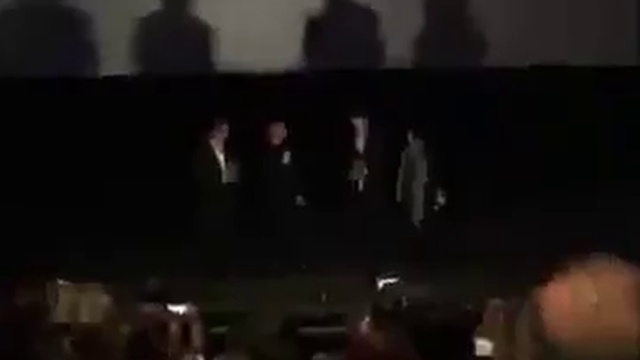 Роберт на сцене Афины смотреть онлайн