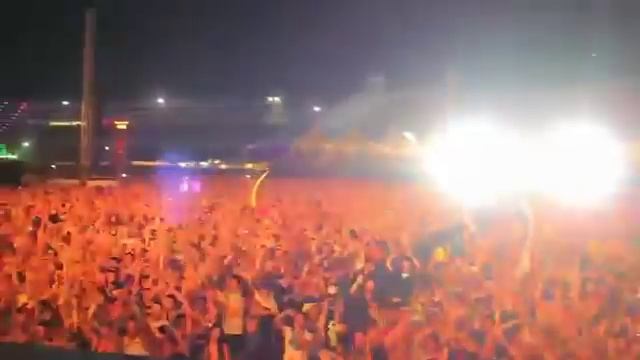 КРАСИВЫЕ ДЕВОЧКИ НА ПЛЯЖЕ