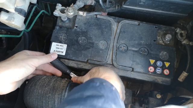 Comment changer la batterie d'un Renault Master 2, Opel Movano, Nissan Interstar. Remplacement neuf смотреть онлайн
