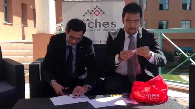 Les Roches Marbella Announces The Winner of Your Are 5 Star iPad смотреть онлайн