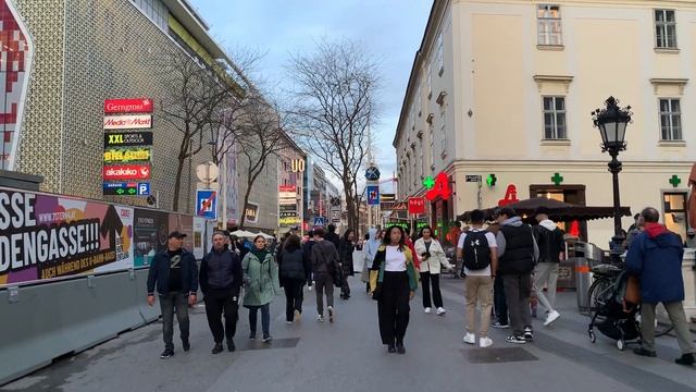 Vienna | Austria | Europe 2022 Walk: Mariahilfer Straße | 4K HDR смотреть онлайн