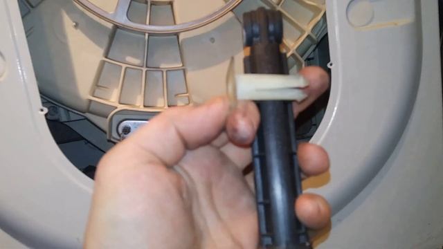 Как заменить амортизаторы в стиральной машине INDESIT смотреть онлайн