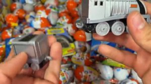 Киндеры и Яйца Сюрпризы Томас и Друзья.Unboxing Kinder and Surprise Eggs Thomas and Friends.mp4