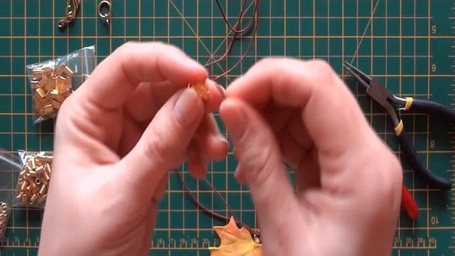 Кулон подвеска Кленовый Лист из фоамирана. #Делай_Декор_из_фоамирана своими руками. Делай Декор! смотреть онлайн