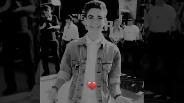 Умер Кэмерон Бойс в возрасте 20 лет. смотреть онлайн