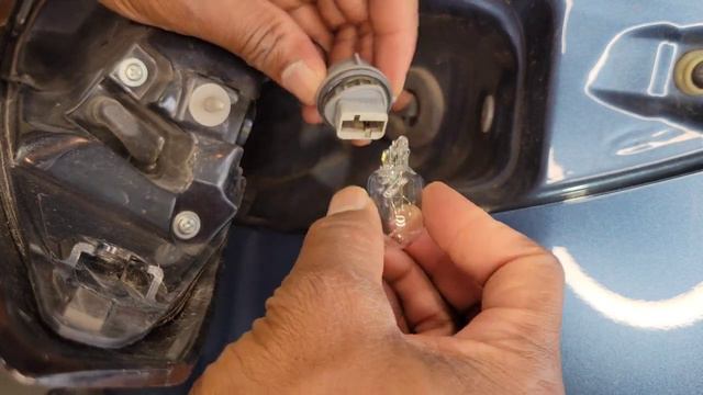 How To Change Tail Light Bulb 2018 Mazda CX5 #mazdacx5#diy