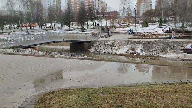 ЖИВУ НА 3000 С ДВУМЯ ДЕТЬМИ день 4 смотреть онлайн