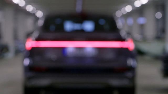 Audi Reveals New Black And White Four Ring Logo смотреть онлайн