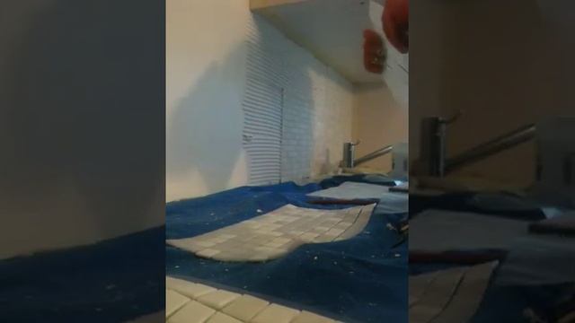 Монтаж мозаики на фартук в кухне смотреть онлайн