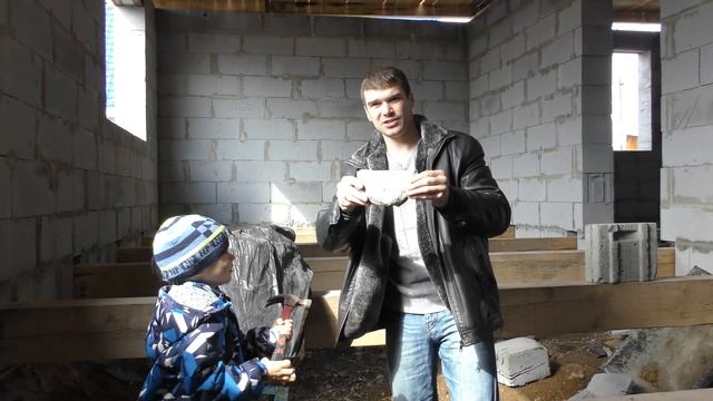 Проверяем цемент и клей после зимнего хранения Семья Булатовых смотреть онлайн