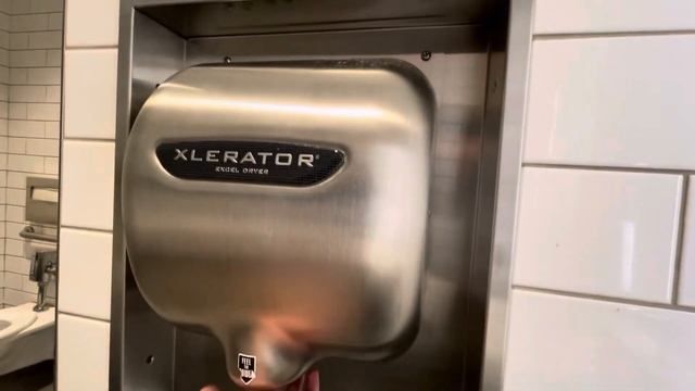 Excel Dryer Xlerator (1/3) | Walmart Supercenter | Haymarket, VA смотреть онлайн
