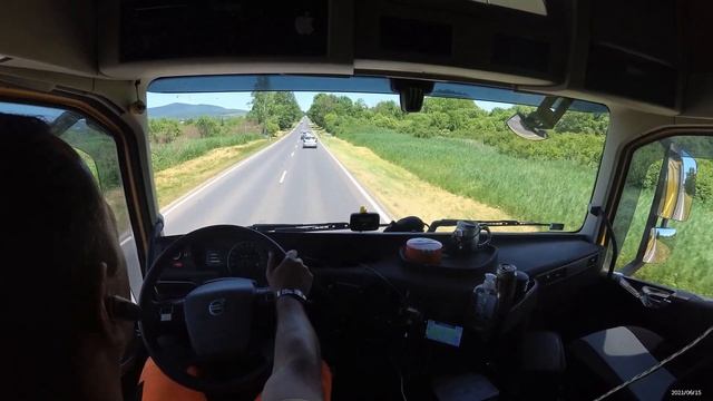 Hungary POV Truck Volvo FH12 500 Driving 4K 2021 summer Cockpit fix view no cuts just driving смотреть онлайн